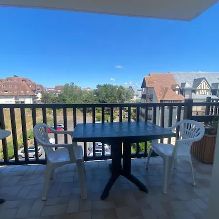 23m Peaceful With Balcony With Sea View ! Lägenhet